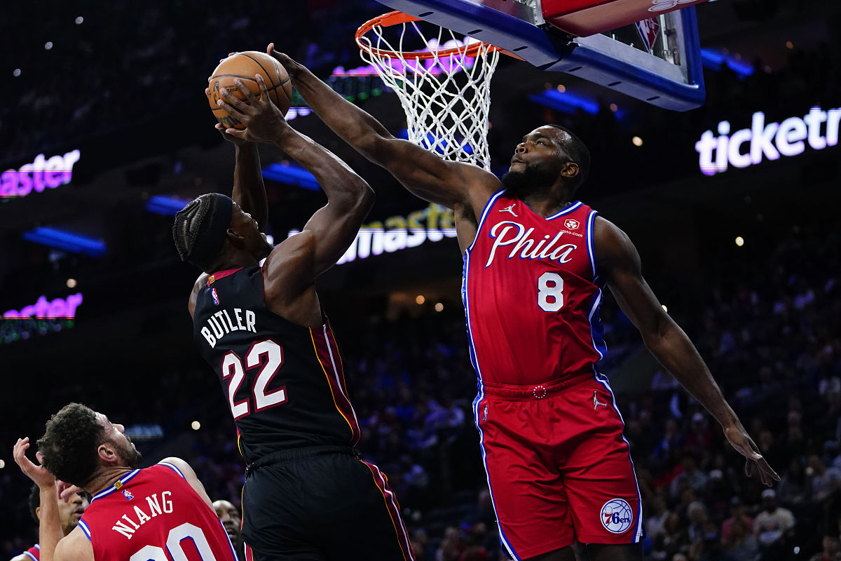 九游-包含今晚纽约尼克斯外线爆发：NBA季后赛节点到来，球迷炸锅，心理建设被强调的词条